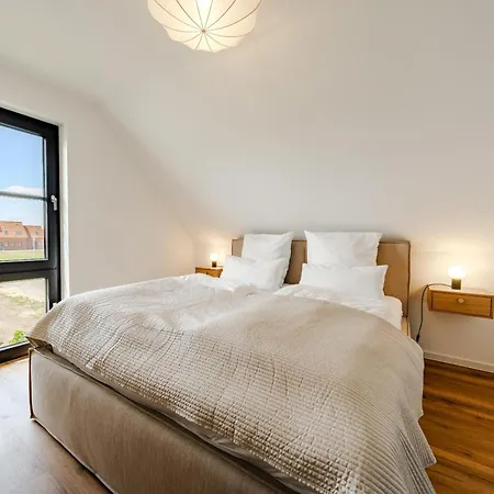 Holiday home Kuesten Hildes Huuske - Direkte Wasserlage, Aussensauna, Terrasse, 117qm, Neubaugebiet